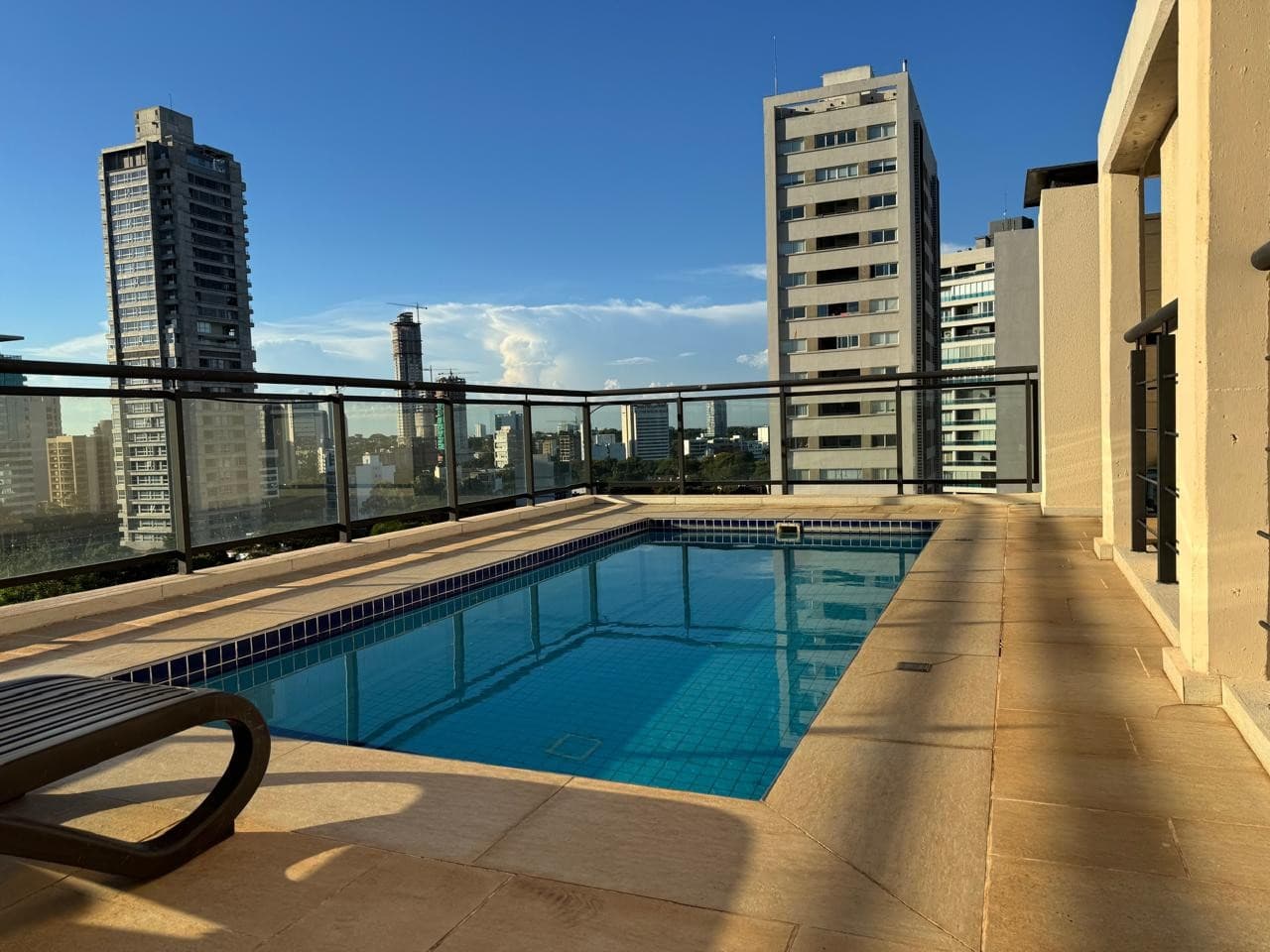 Exclusivo Departamento de 1 Dormitorio con Cochera en Asunción, Paraguay: Inversión Estratégica con Alta Rentabilidad