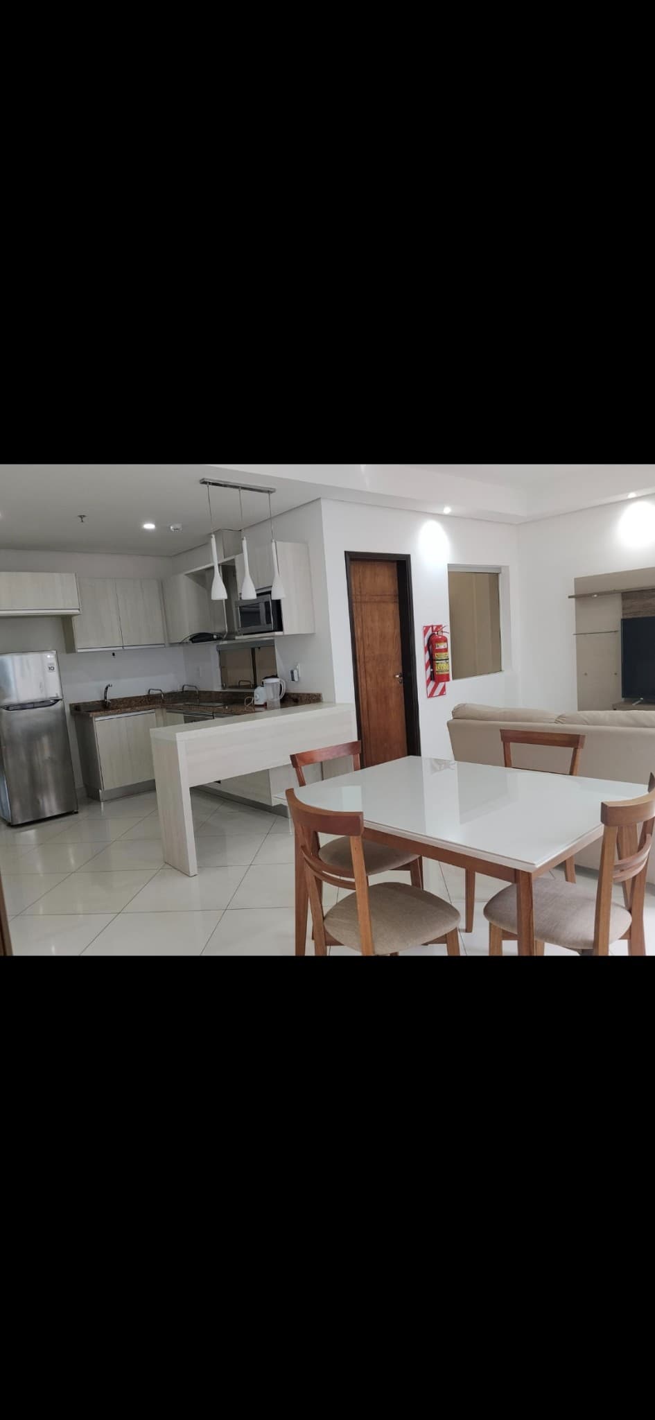 Alquilo Amplio departamento de 1 dormitorio amoblado en Villa Morra -85 m2*