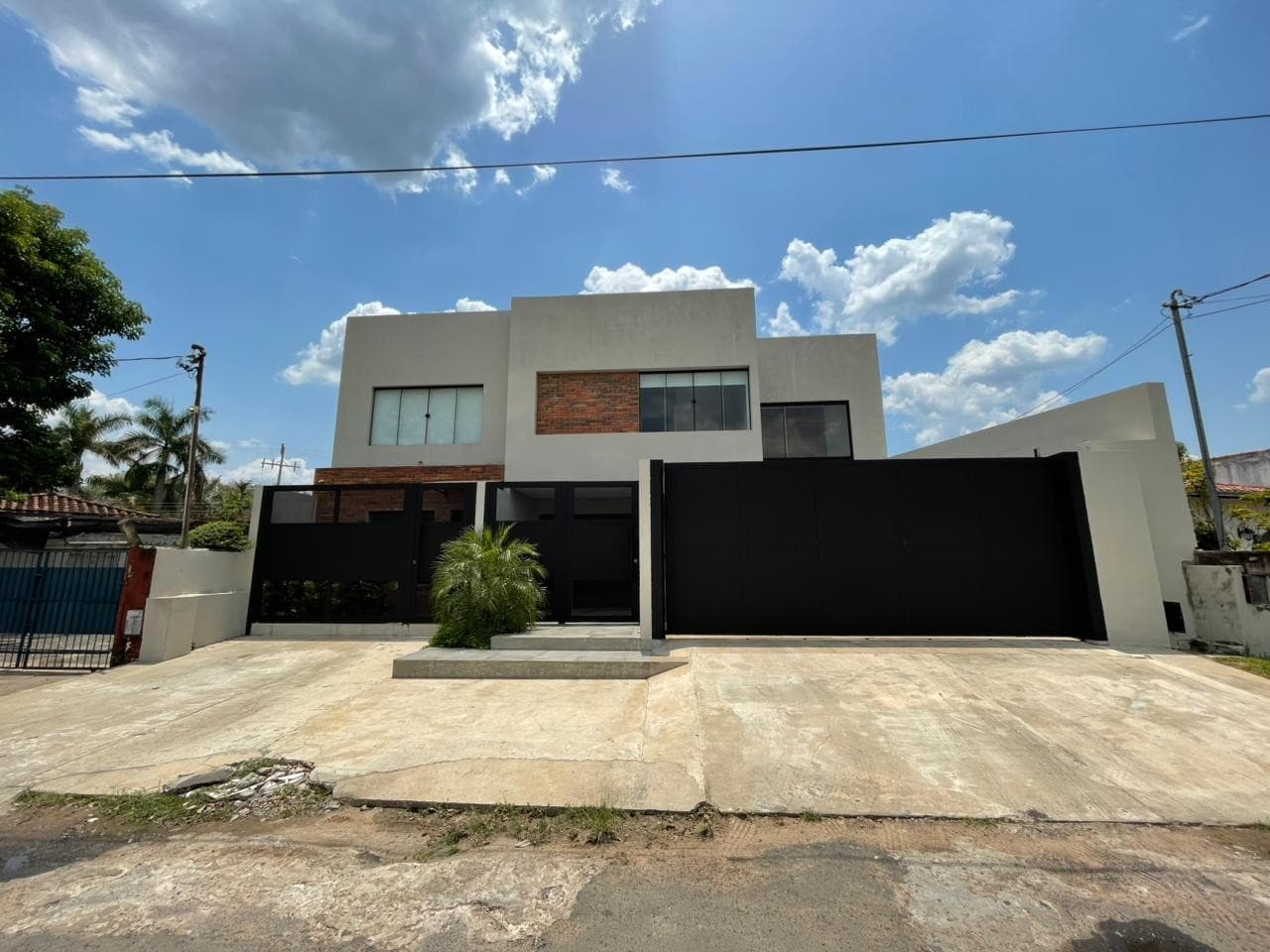 Alquilo hermosa casa en el grupo habitacional aeropuerto