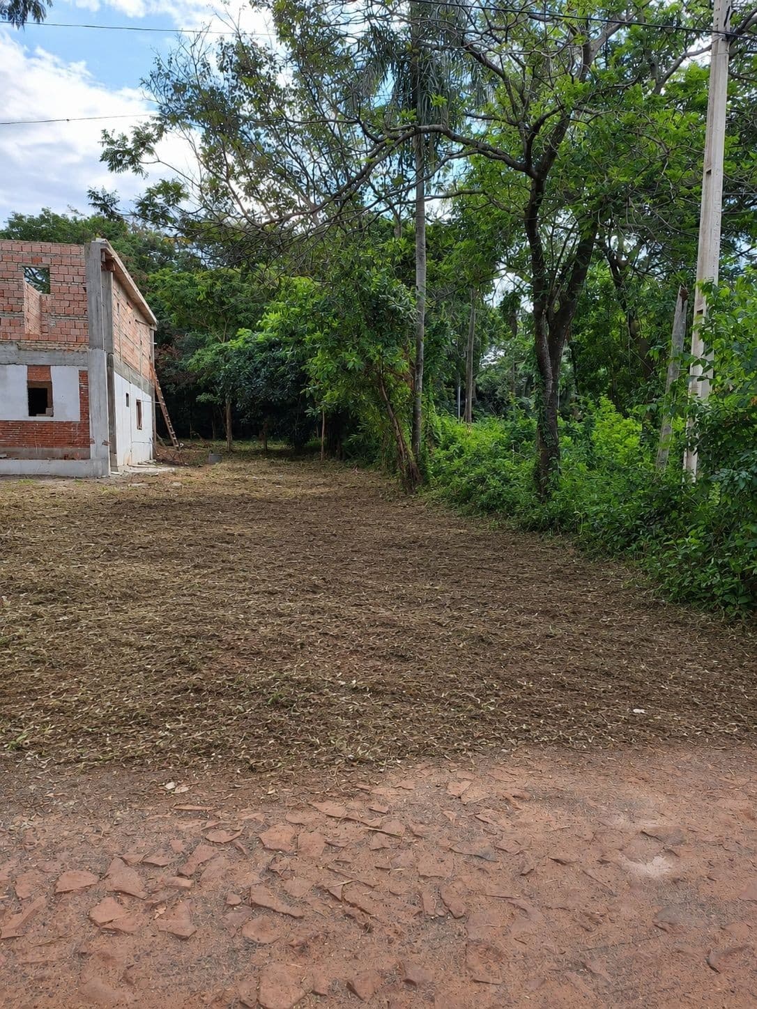 Vendo terreno a 500 metros de la fruteria paraguari