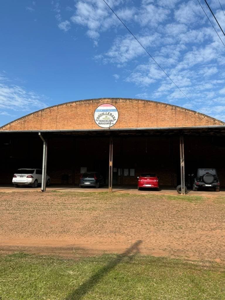 Vendo Propiedad Industrial 120 mts sobre Ruta 2 Capiata, de 3 hectareas
