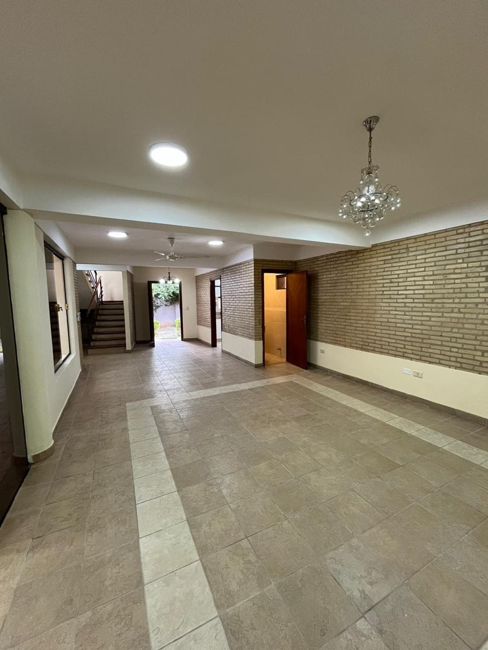Alquilo casa en condominio-barrio mcal. Estigarribia