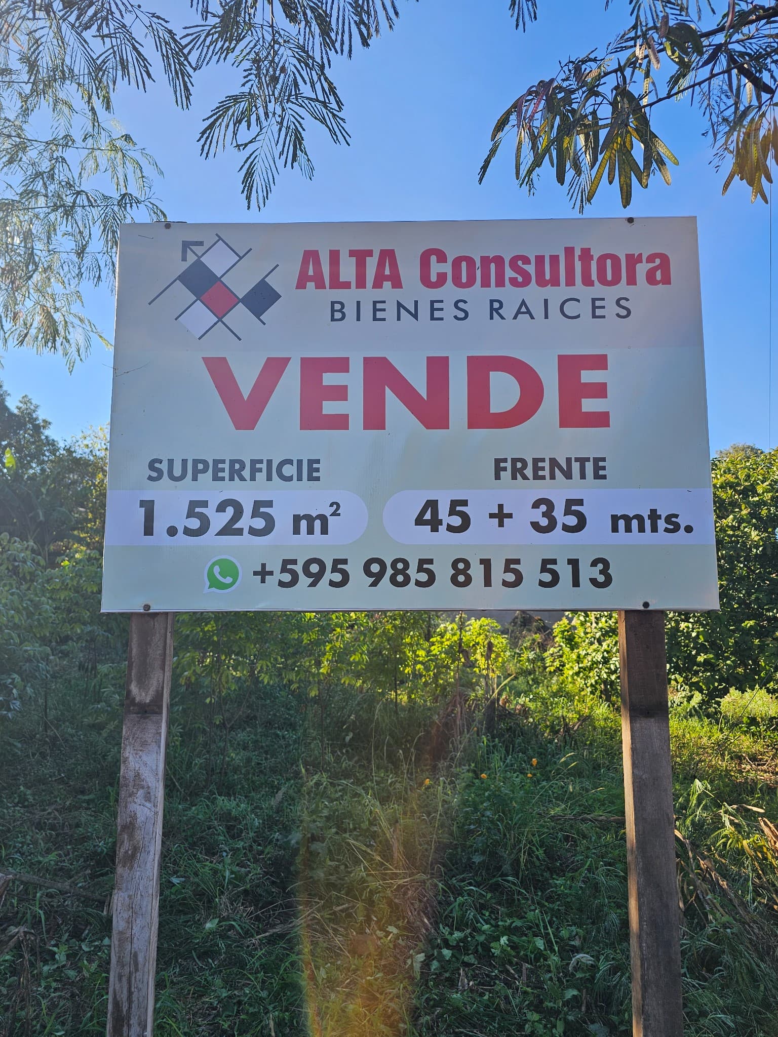 ✅EN VENTA: Excelente opción de negocio. Hermoso Terreno en esquina, estratégicamente ubicado en el Centro Histórico de Hohenau