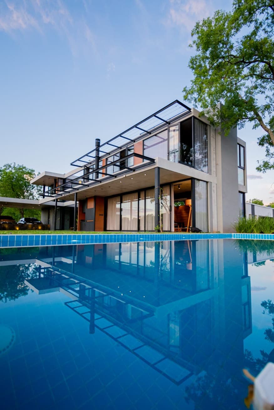 En venta exclusiva residencia minimalista en aqua vista