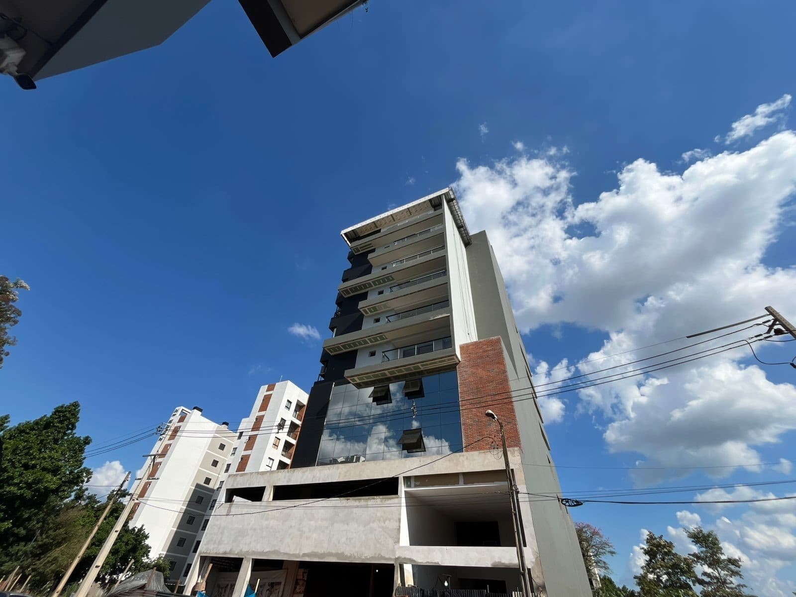 Alquilo oficina a estrenar– edificio diagonal 74