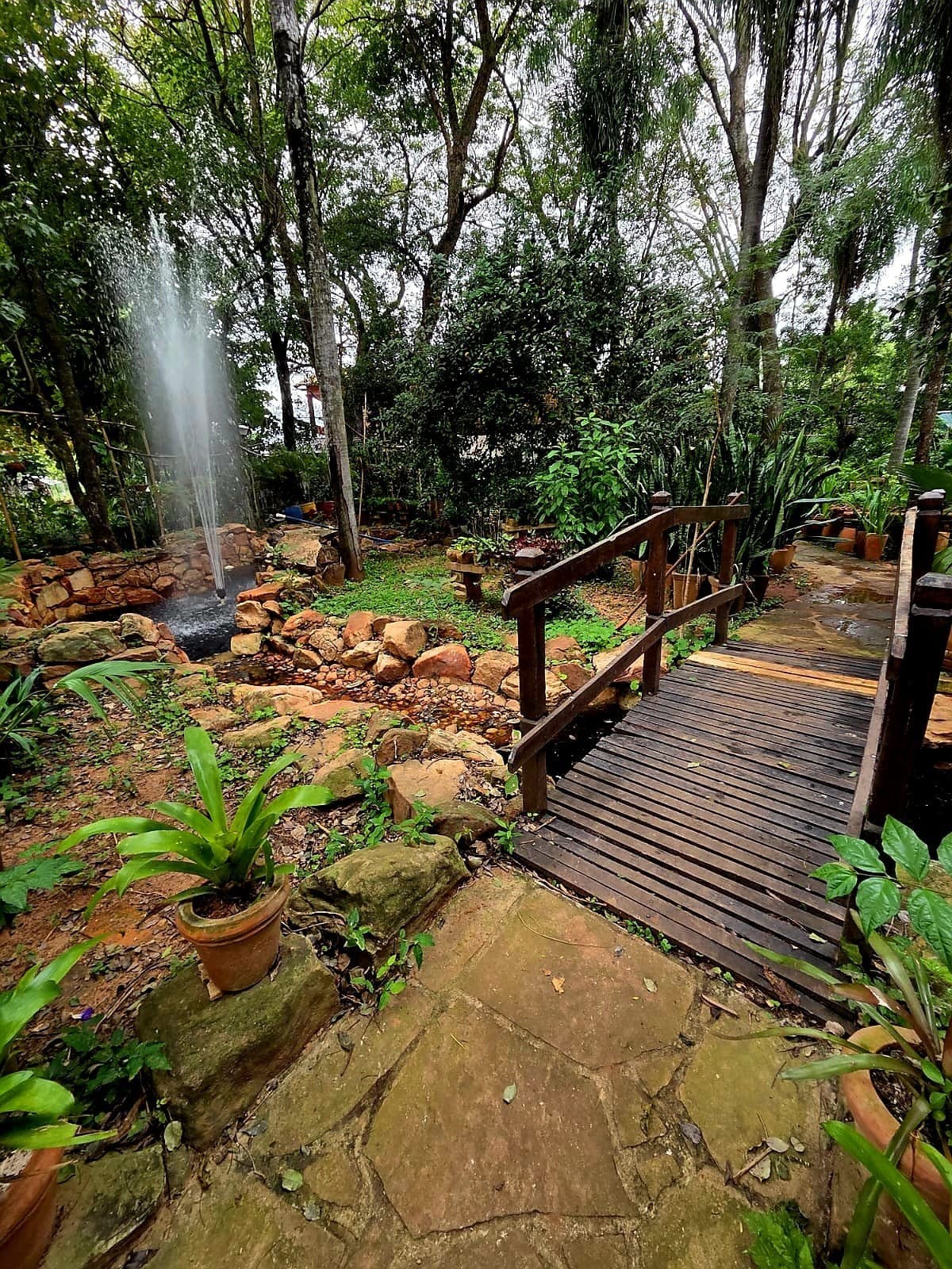 Vendo propiedad con construccion en aregua sobre ruta