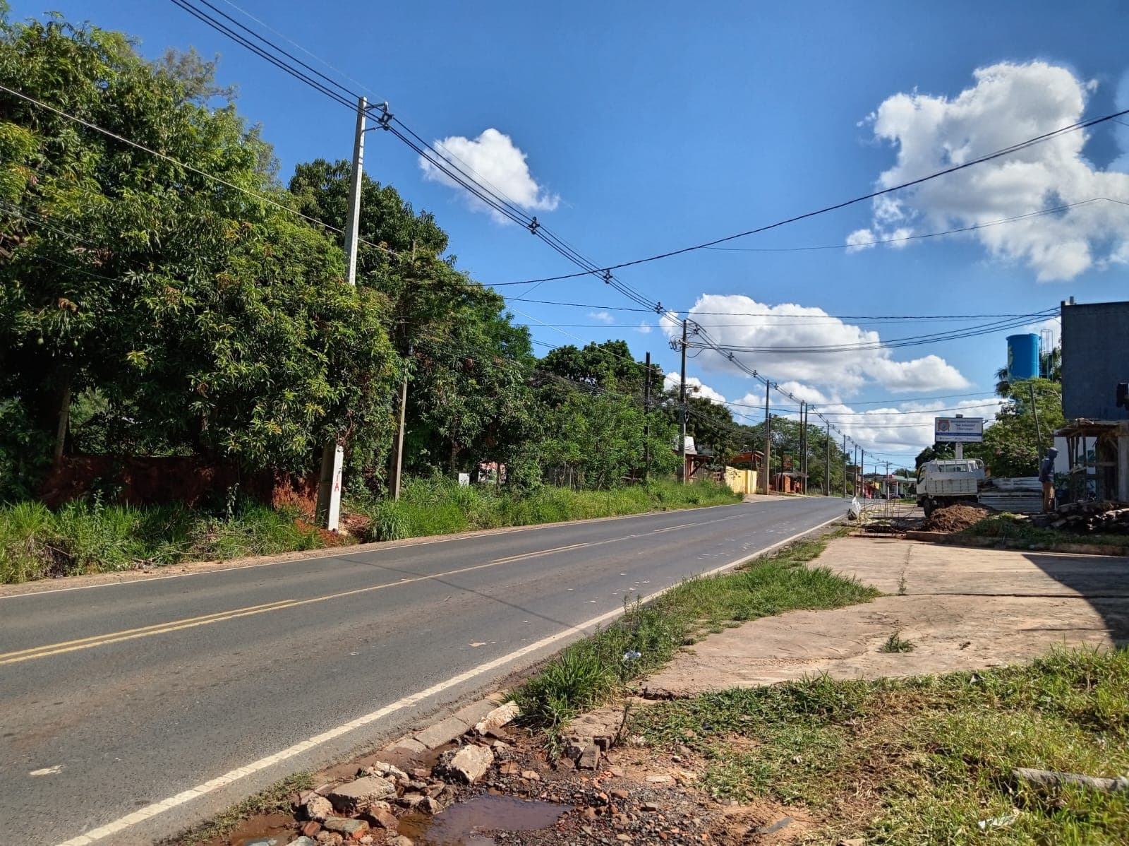 En venta Una hectarea sobre ruta Luque-Limpio