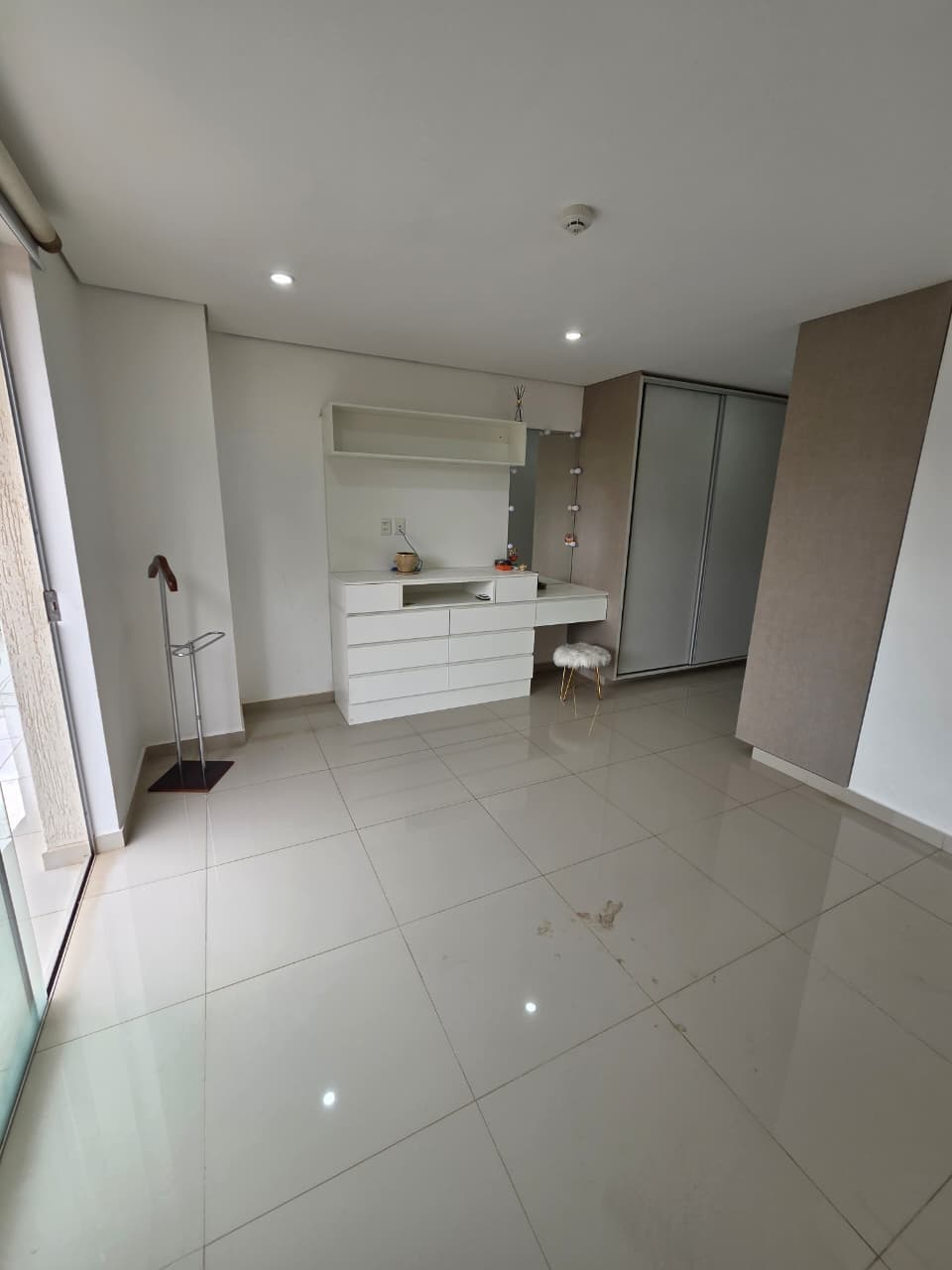 Alquilo departamento de 2 dormitorios barrio villa aurelia