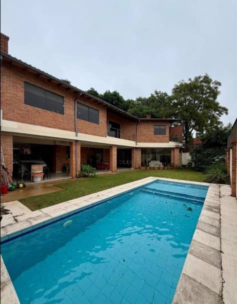 En alquiler casa de 4 dormitorios en asuncion barrio villa aurelia
