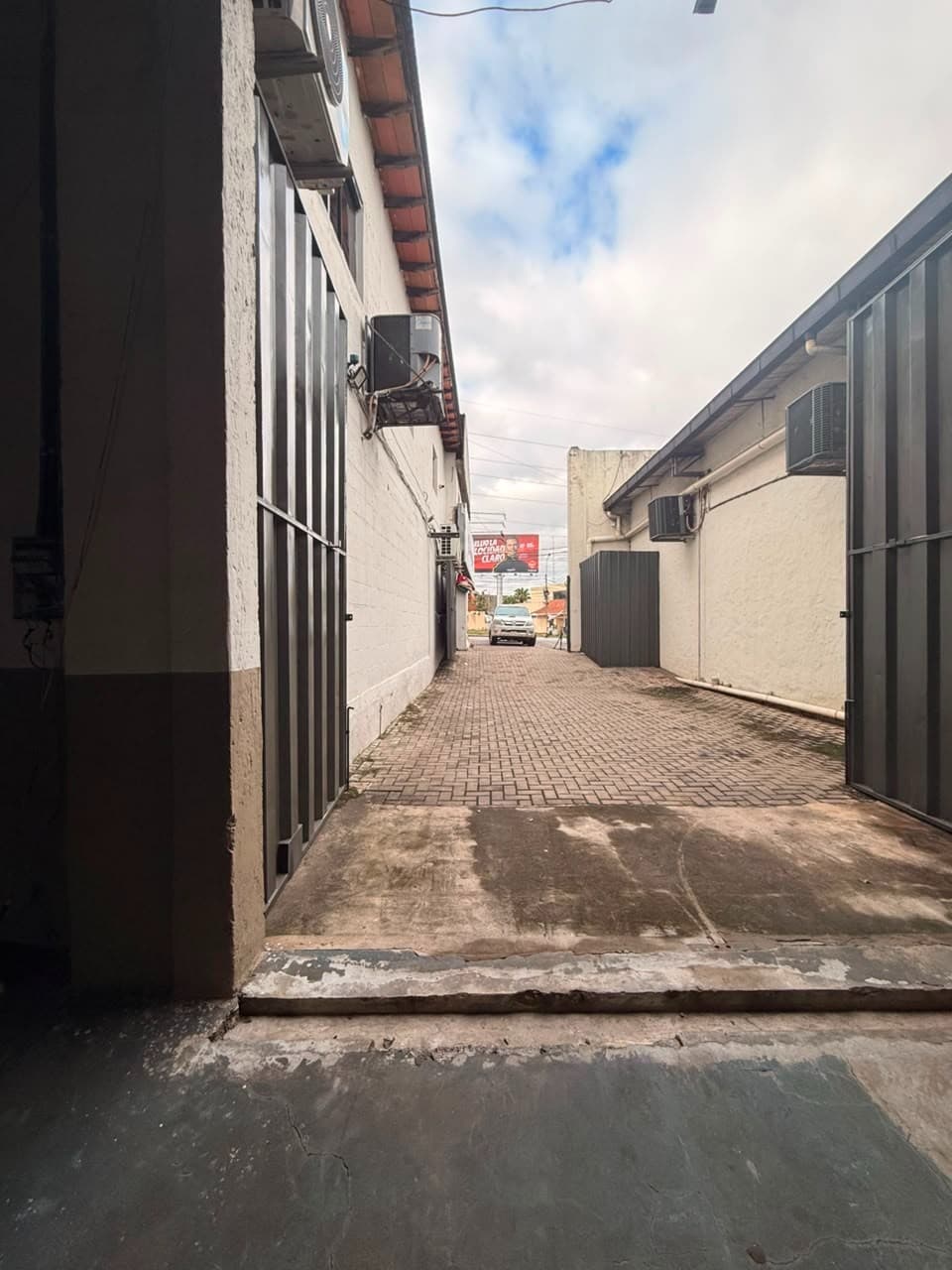 Alquilo tinglado de 462 m2 en ubicación estratégica sobre avenida perón y gral santos