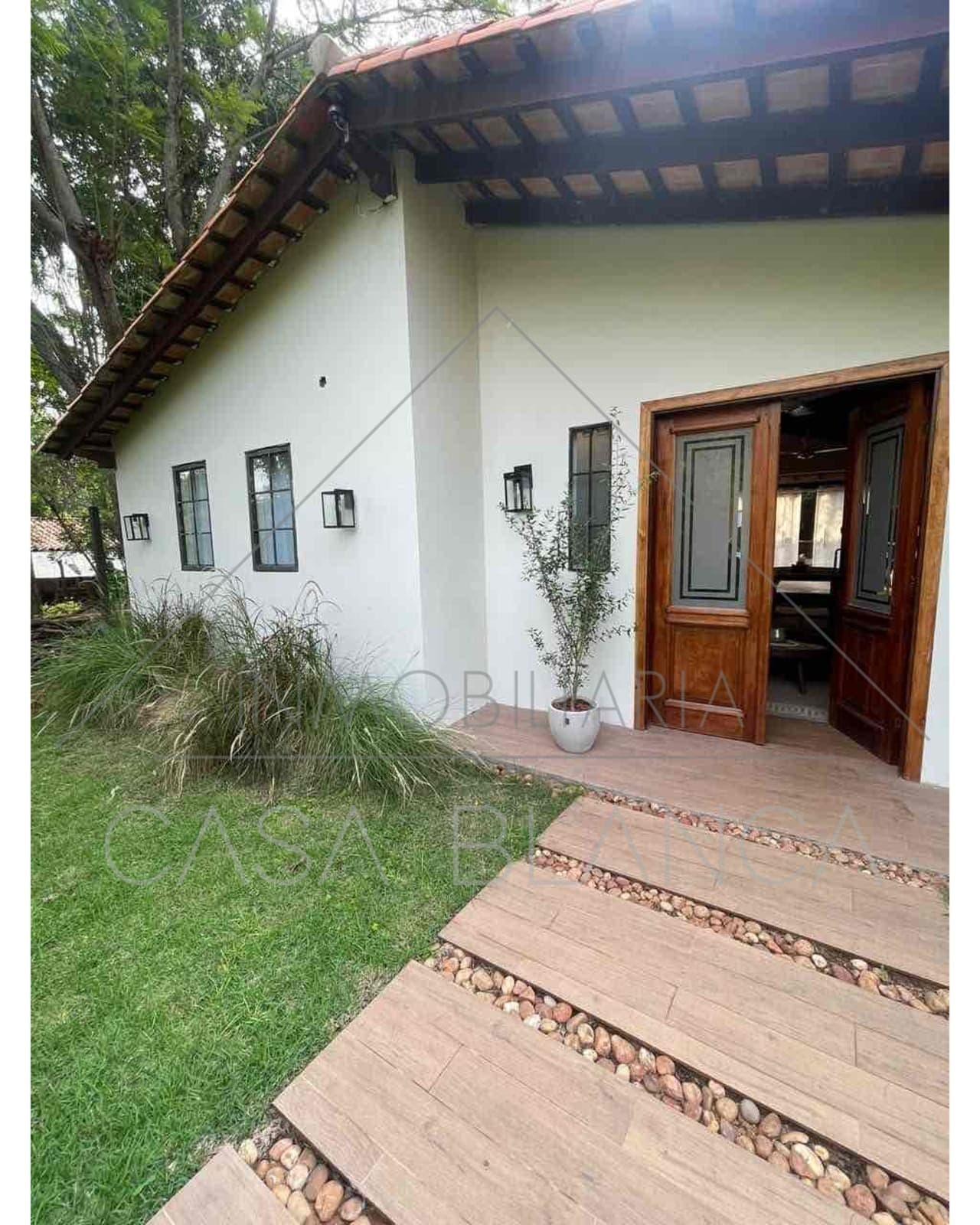 Vendo casa estilo colonial en San Bernardino