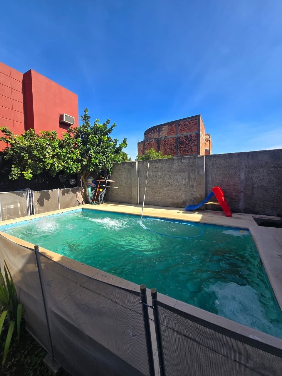 En Venta amplia ,Calida, Amplia y cómoda casa en Asunción Barrio General Diaz