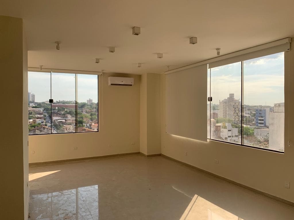 Vendo departamento de dos ambientes y dos cocheras en el centro de Asunción, a pasos de la costanera y el casco historico