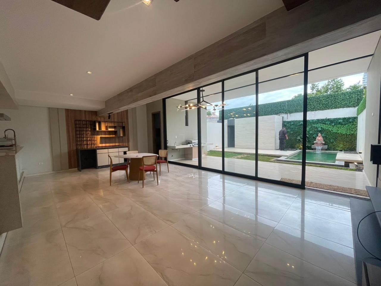 Venta duplex moderno arq gould - zona quinta sosa
