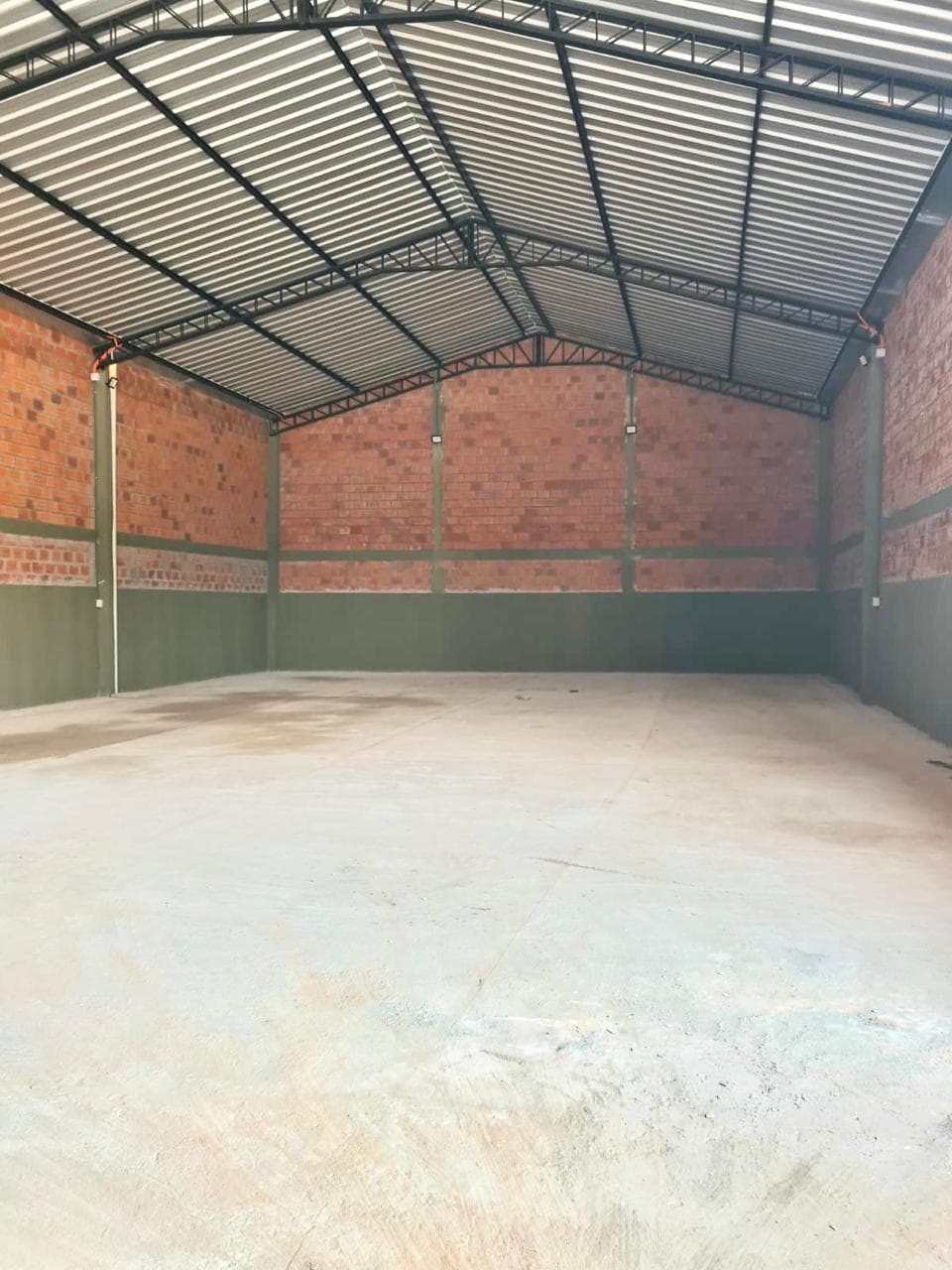 En Alquiler Depósito en Limpio A236
