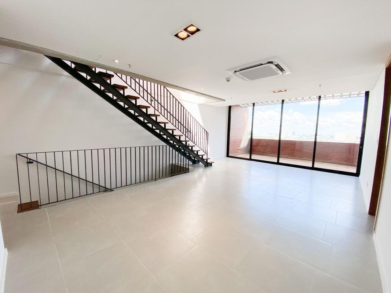 Exclusivo Penthouse en Venta: Lujo y Ubicación Privilegiada en Zona Embajada Americana