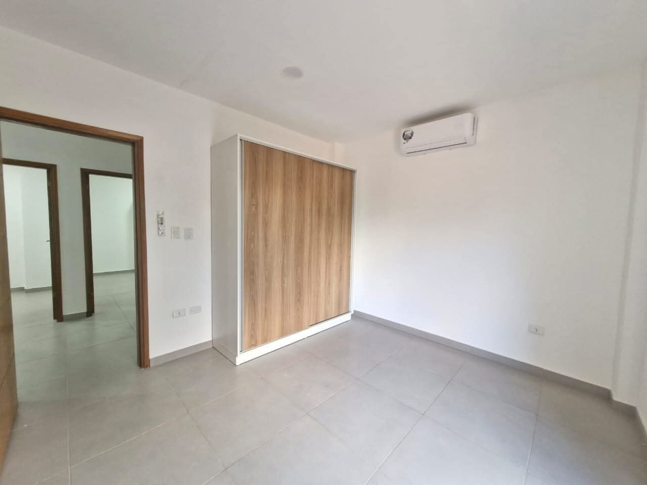 Alquilo duplex de 3 dormitorios en mora cue Luque