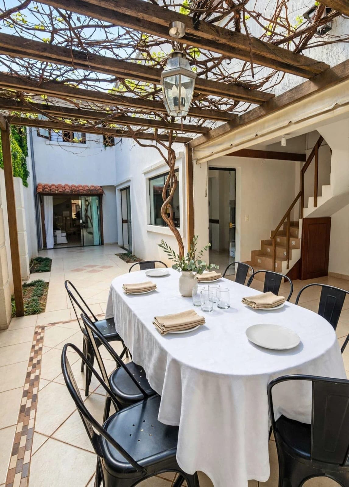En venta hermoso y amplio dúplex con 4 dormitorios + área de servicio completa en mburucuyá‼️