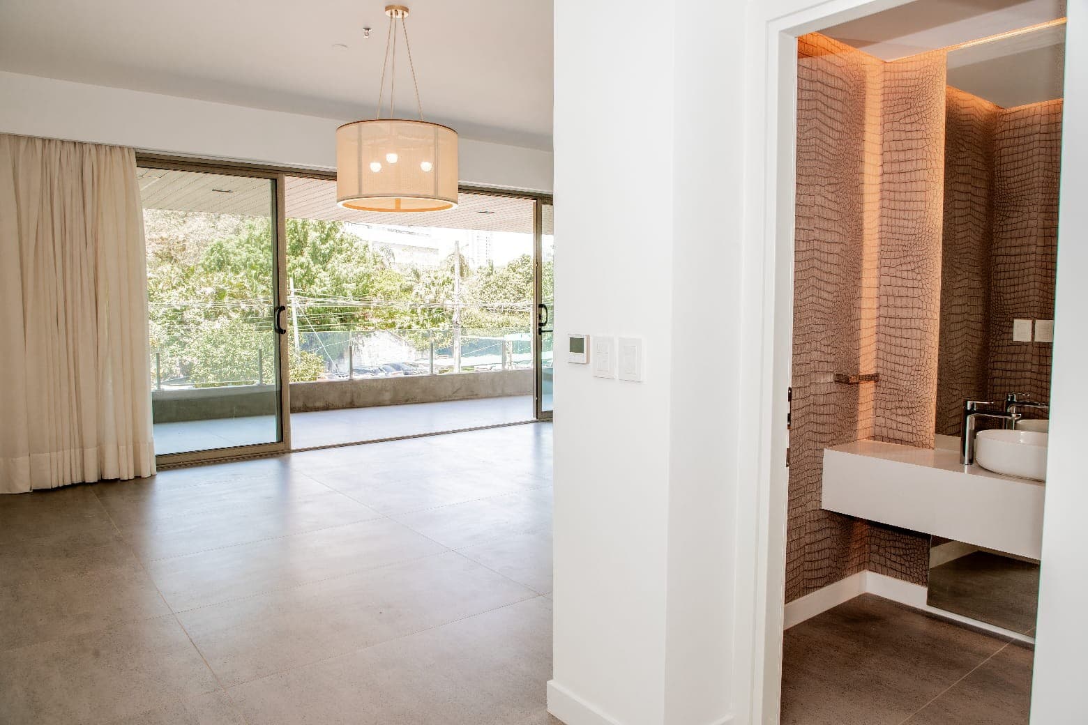 En venta amplio departamento de 3 dormitorios en edificio casa m