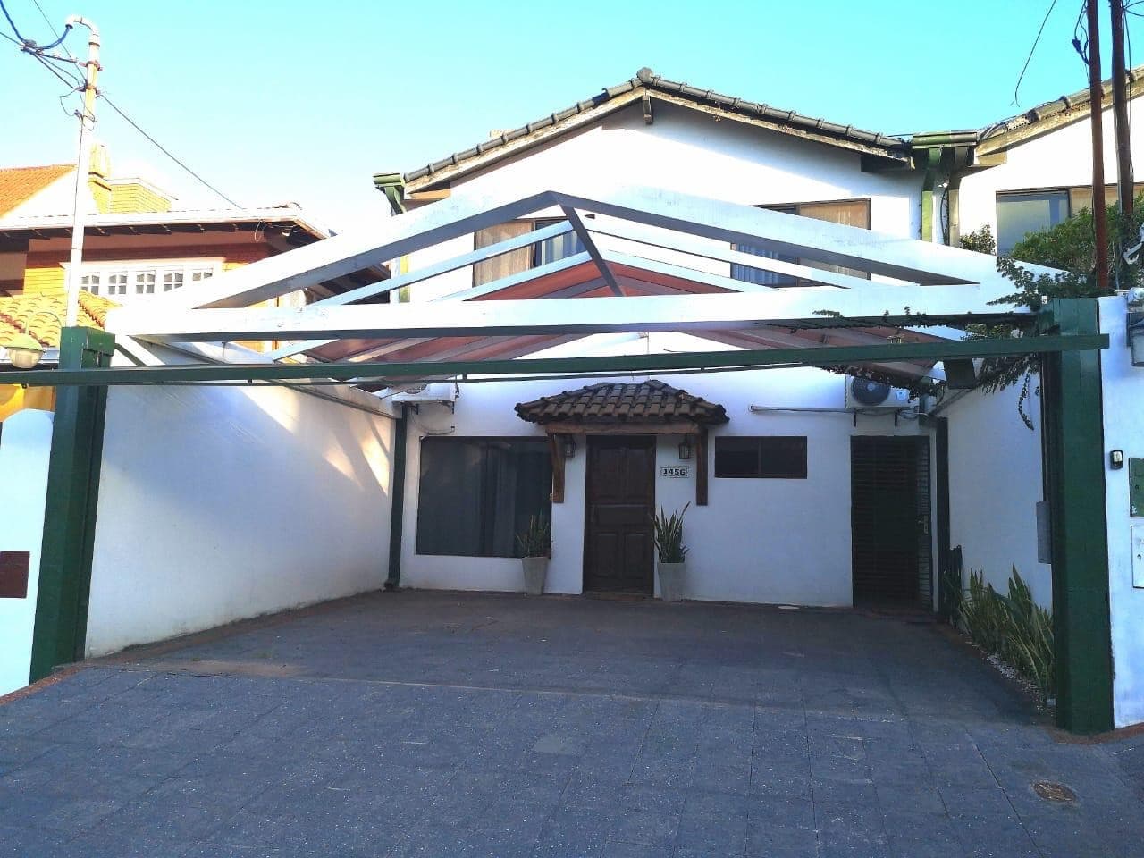 Alquilo casa amoblada en Carmelitas