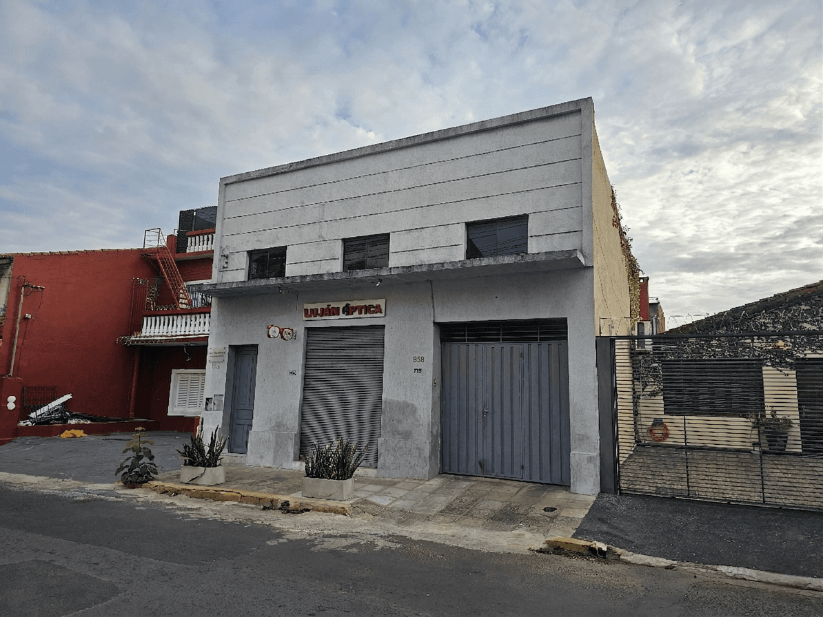 vendo residencia con local comercial en el centro de Asunción