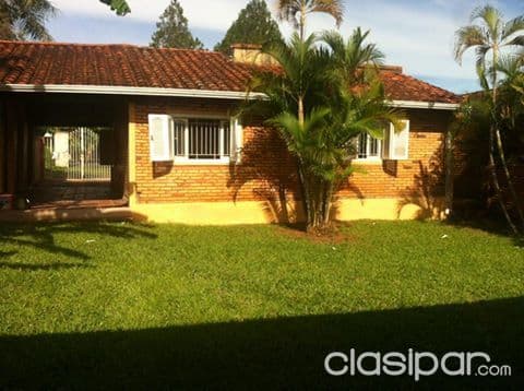 O vendo casa con 5 dormitorios
