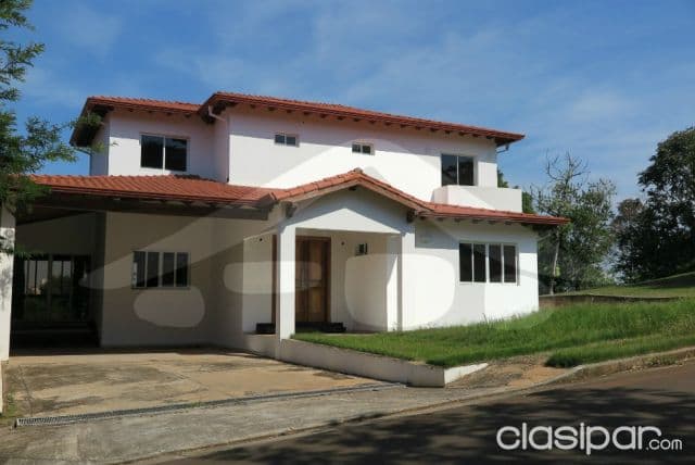 Hermosa casa en venta en el parana country club