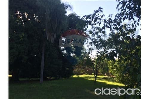 Amplio terreno ideal para inversionistas en Barrio Cerrado a mts. del Aeropuerto