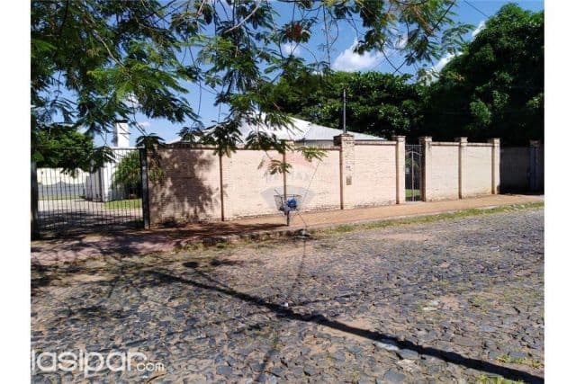 Hermosa residencia de 1.300 mts2 en ycua sati