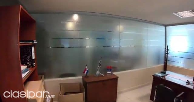 Se alquila oficina en Villa Morra