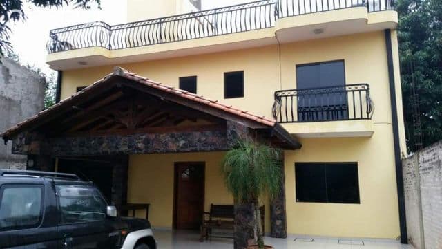 Hermosa residencia en Villa Elisa. Y5175