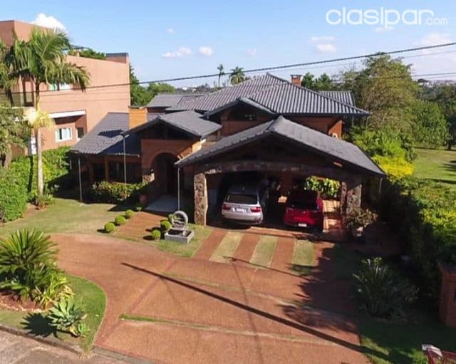Lujosa casa de 04 habitaciones todas en suite en el country club