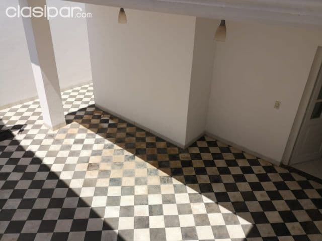Las Mercedes: Hermosa residencia en alquiler, 3 suites, excelente estado - 6.000.000 gs