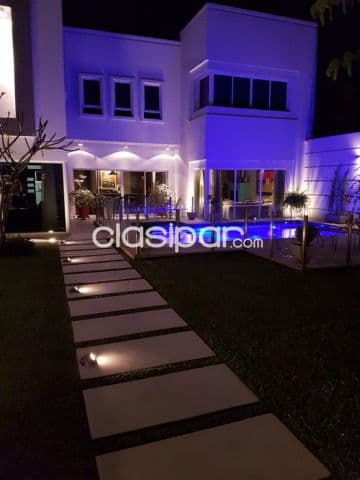 Carmelitas / shop. Del sol: Elegante residencia minimalista, 4 dormit, jardín, piscina