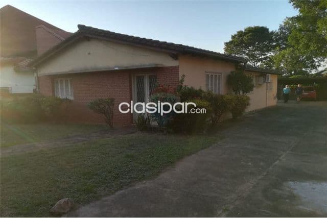 Terreno con casa a demoler para Inversión 190,000 USD