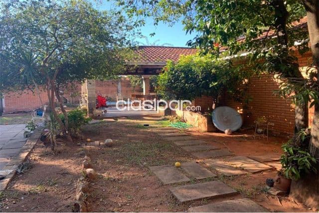 Amplio terreno zona Autopista Ñu Guasu 220,000 USD
