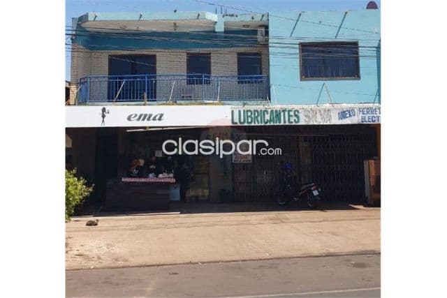 casa con salón comercial sobre Av. Irrazábal: 3 habitaciones y 3 baños