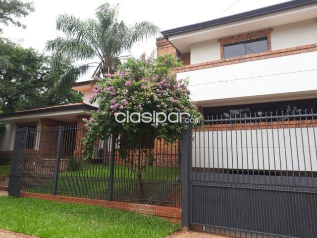 Manorá – col. Americano: Elegante residencia, 5 dormit, gran jardín, piscina, 1.350.000usd