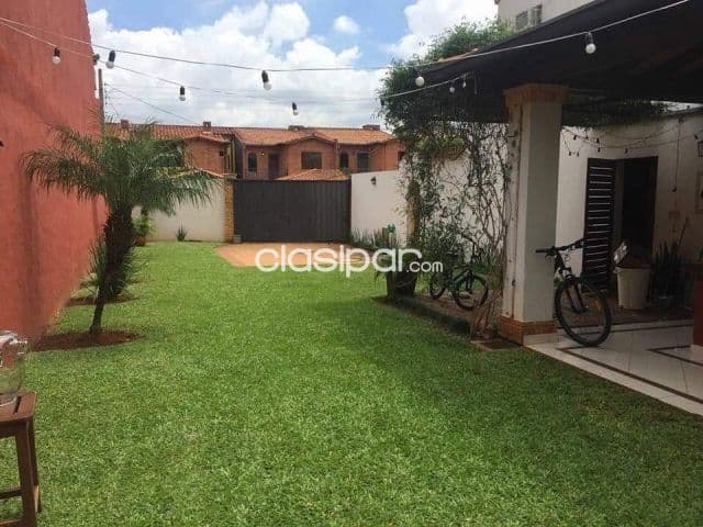 Hermosa Casa en Fernando de la Mora Zona Norte