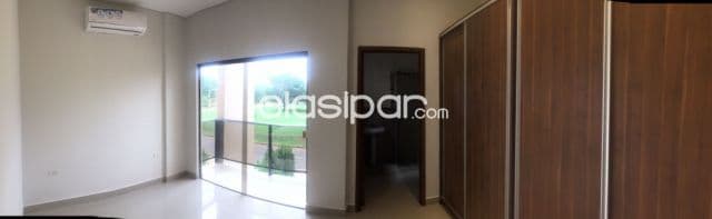 Duplex en barrio cerrado en Mariano Roque Alonso