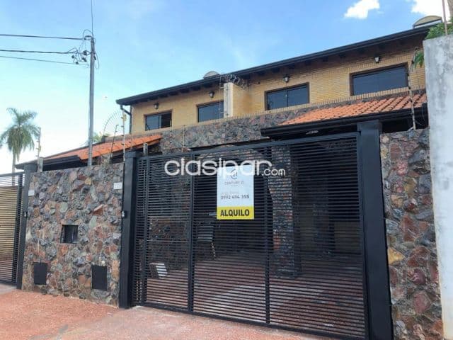 amplio y fino dúplex en San Lorenzo