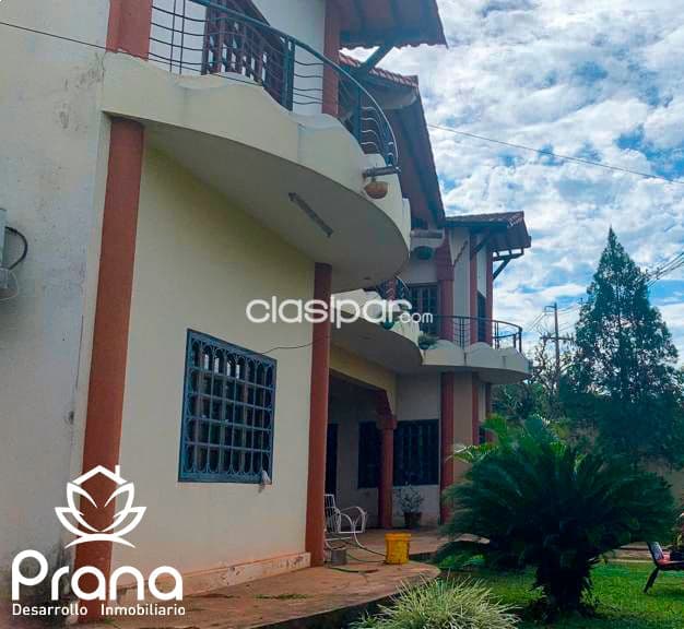 Casa de 15 habitaciones en coronel oviedo