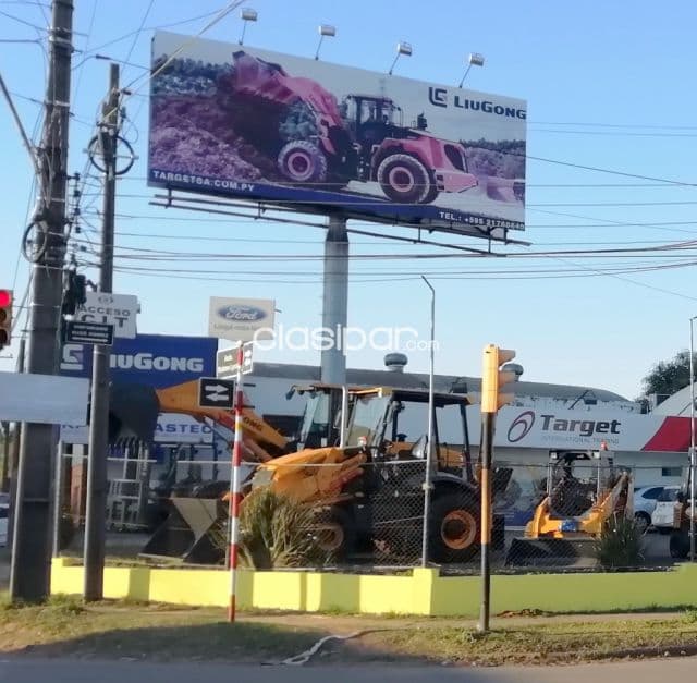 Hermoso showroom con amplia playa sobre lynch acceso al cit frente a metalcar