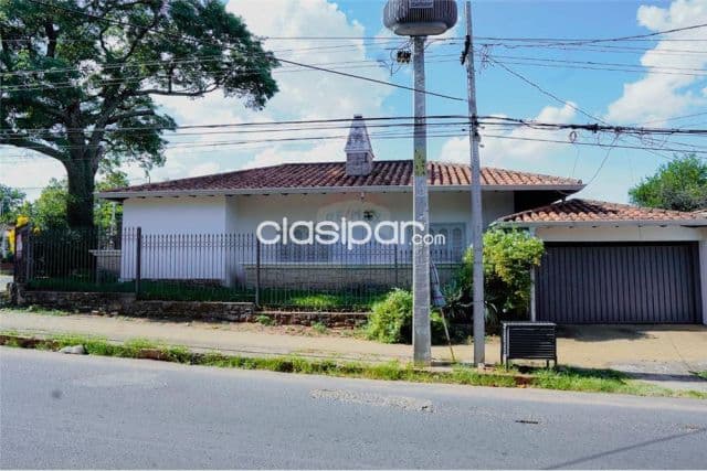 De hermosa casa - perfecta para vivienda u oficina