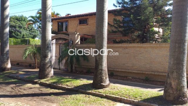 Mburucuyá: Alquilo/vendo: Confortable residencia, 3 dormit, jardín, piscina, muy segura