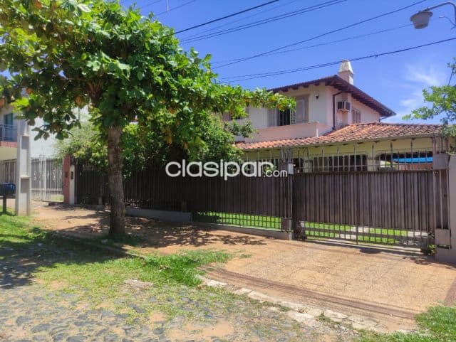 Villa aurelia prox. Munic asuncion: Confortable residiencia p/ casa u oficina, 3 dormit