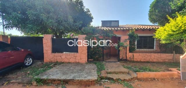 Casa a cuadras del club 12 de octubre itaugua