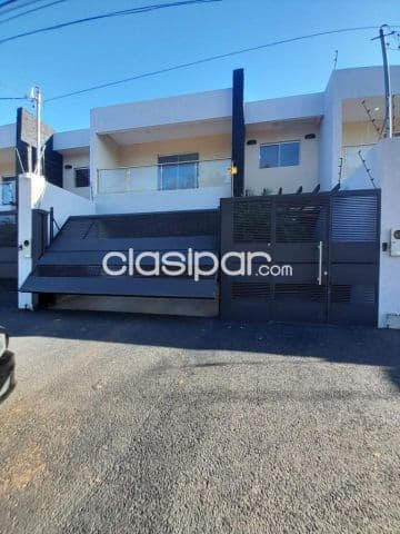 Amplio duplex en Luque zona conmebol