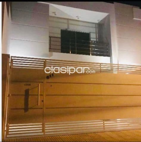 Bo Herrera: Confortable duplex, 3 suites, jardín, piscina, 8.000.000 gs