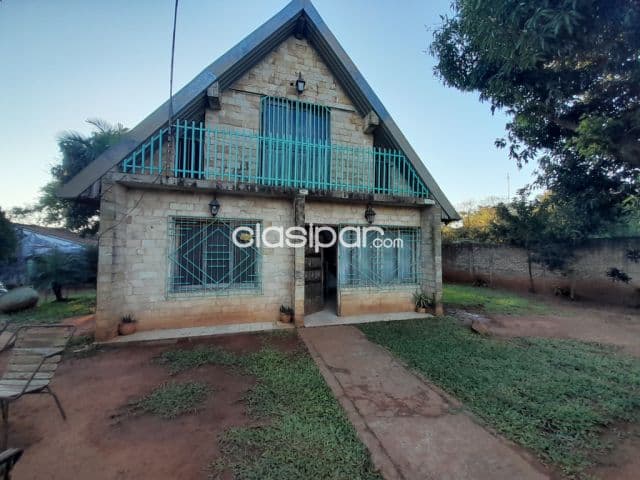Casa en carapegua sobre ruta 1 - 810 m2